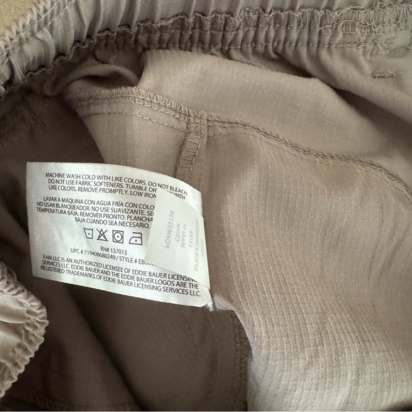 Eddie Bauer Women's Rapids Capri in CINDER. MSRP $64 - Picture 14 of 17